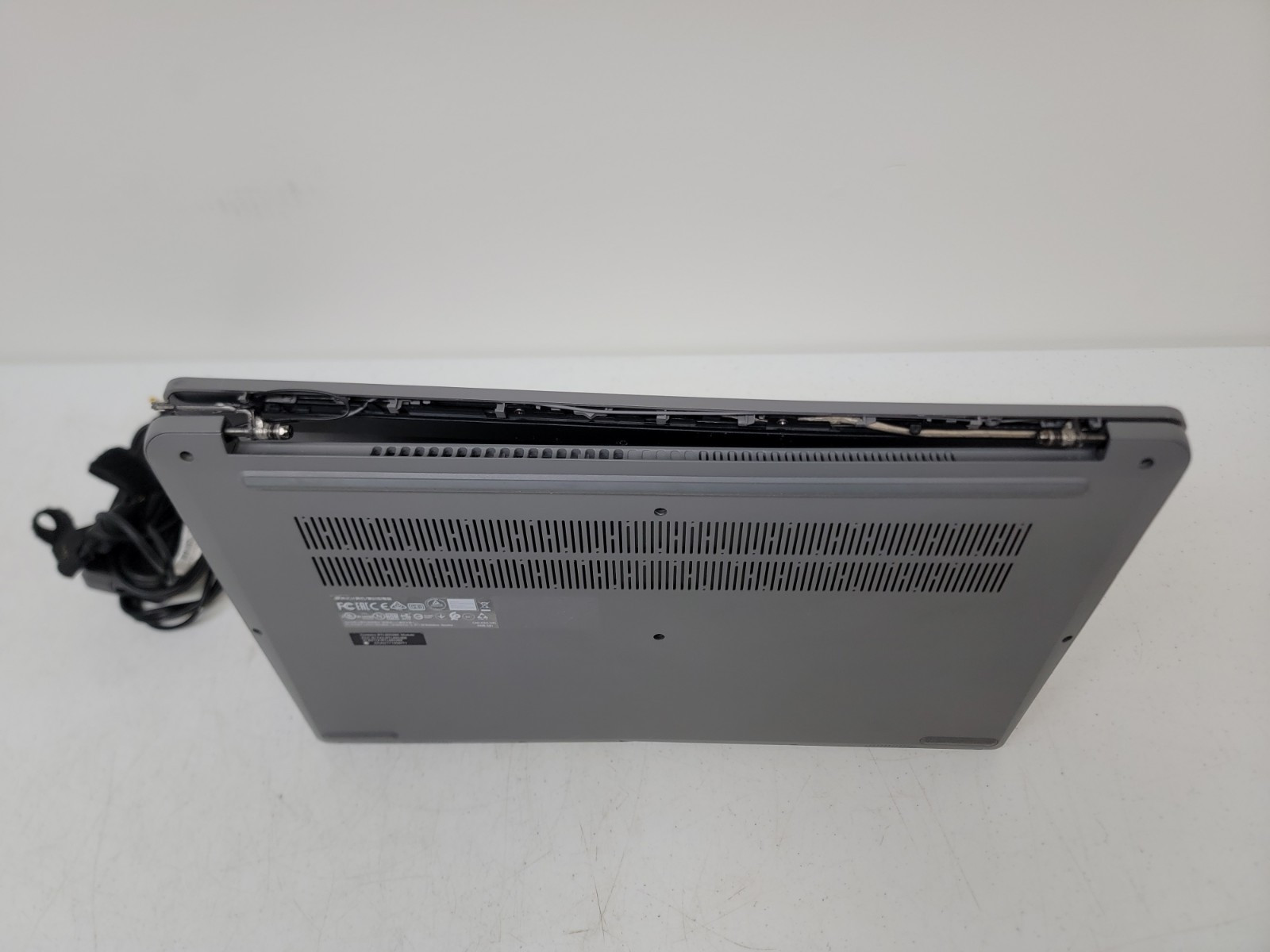 Lenovo Ideapad 1 15ada7 15.6″ AMD Athlon 3050U 2.3GHz 4GB RAM 128GB eMMc