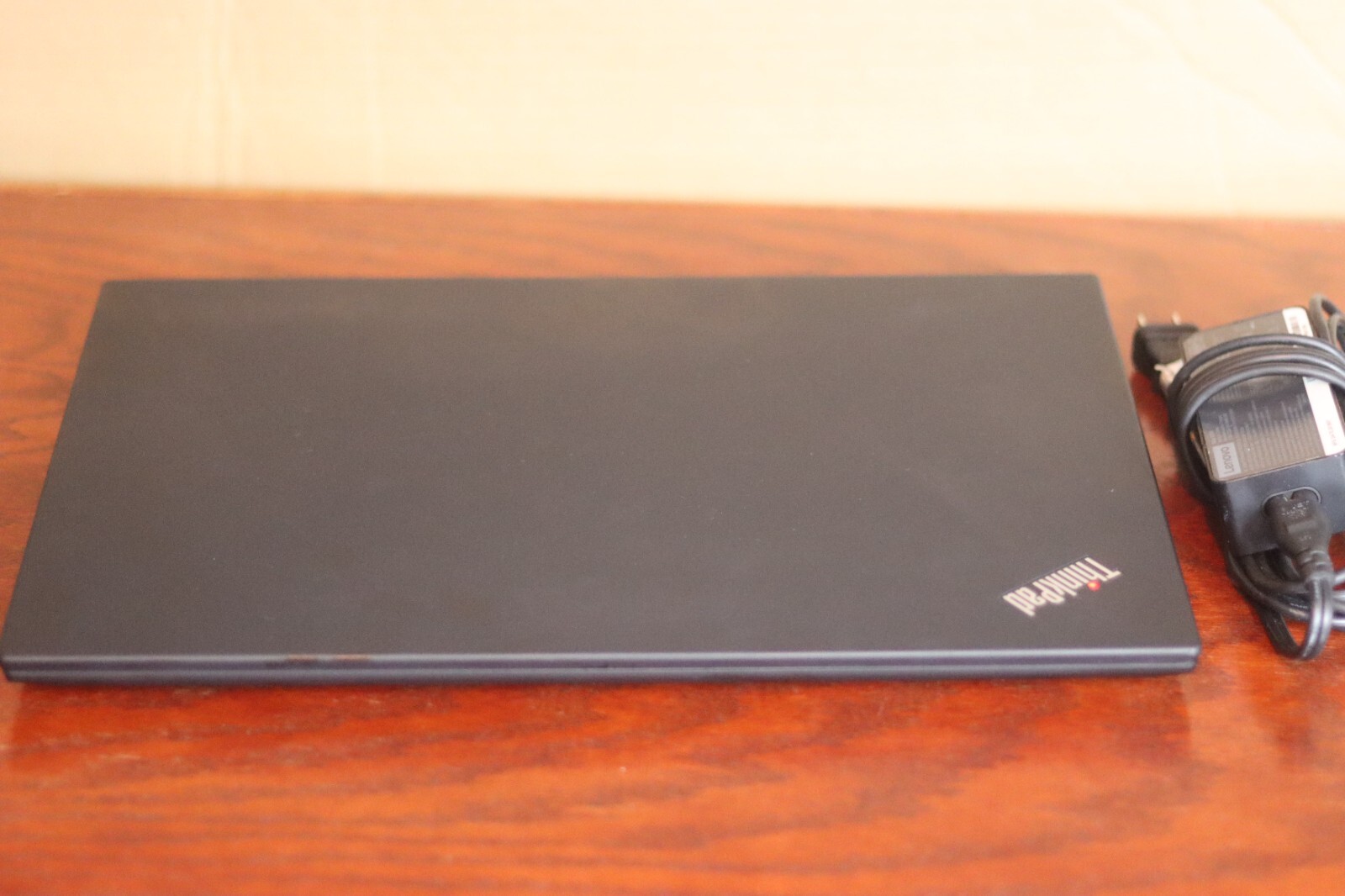 Lenovo ThinkPad T15 Gen 1 1.6 GHz i5-10210U 16GB Ram 256GB SSD – Very Good