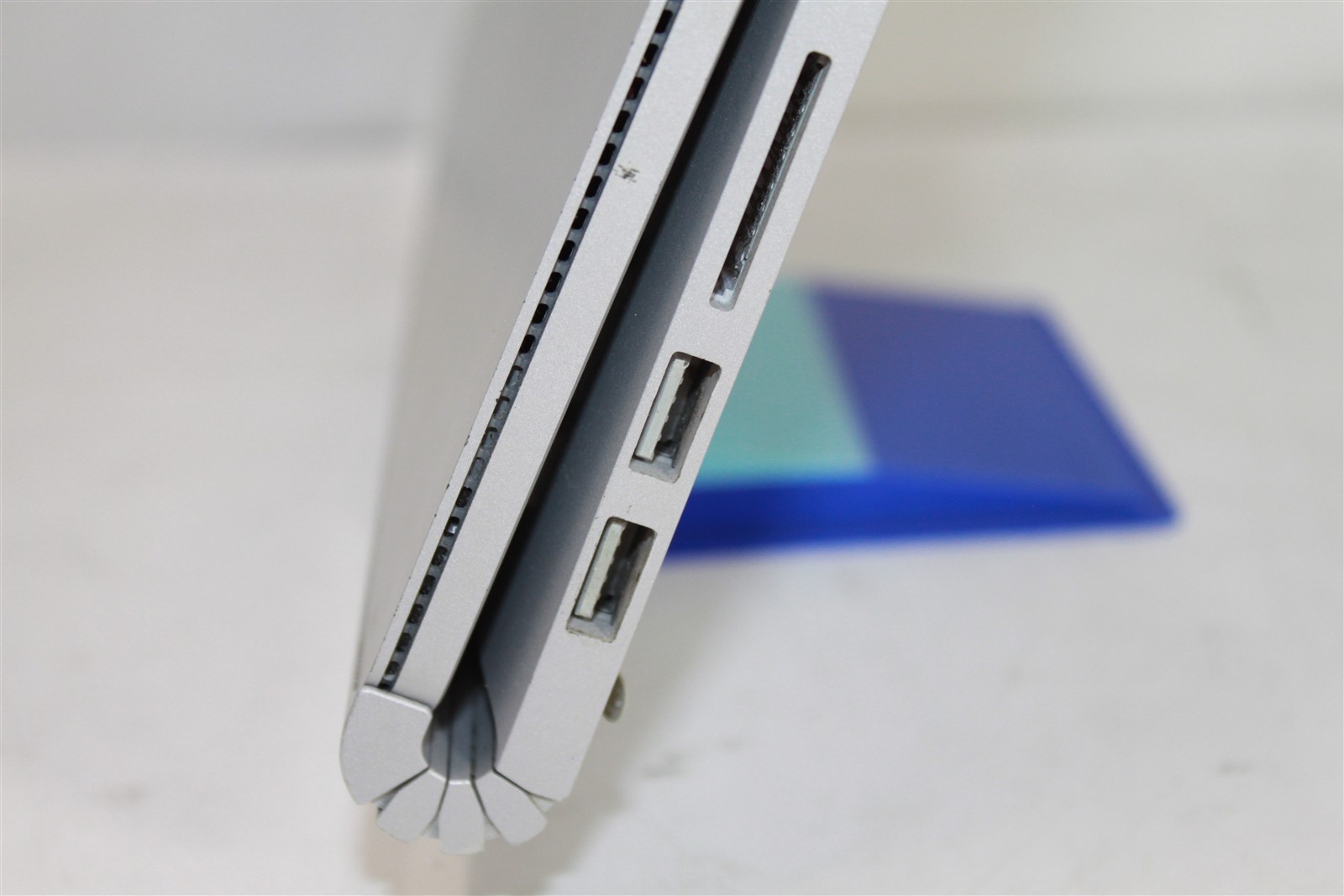 Microsoft Surface Book 2 13.5″ Touch i7-8650U 8GB RAM 256GB SSD Win 11 Pro