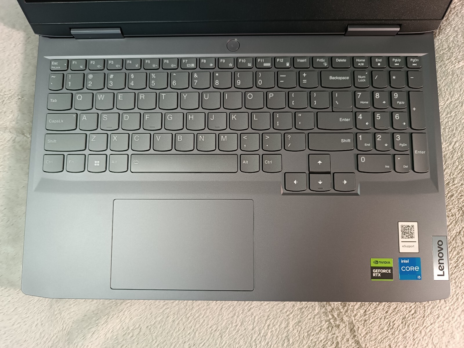 Lenovo LOQ Gaming 15,6 LCD Intel i5-13420H 512SSD 8RAM RTX 3050 6GDDR