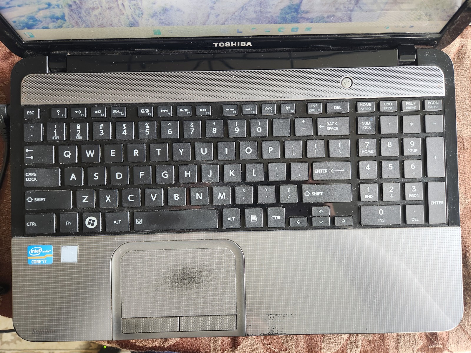 15.5″ Toshiba Satellite L855 Laptop Intel Core i7 2.40GHz 6GB DDR3 700GB Win 11