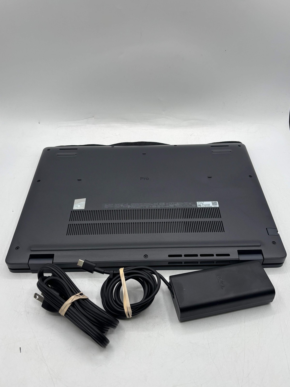 Dell Pro 16 PC16255 AMD Ryzen 5 220 8GB 256GB SSD Black Excellent Condition