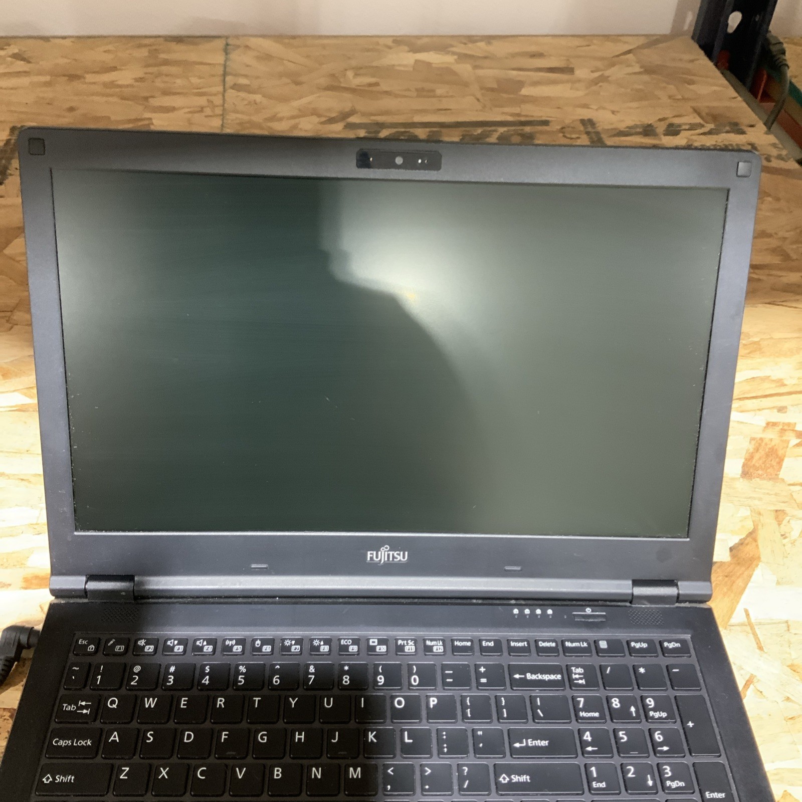 Fujitsu Lifebook E558 I5-8250U 1.60GHZ 256GB SSD 8 GB RAM Win 11 A005