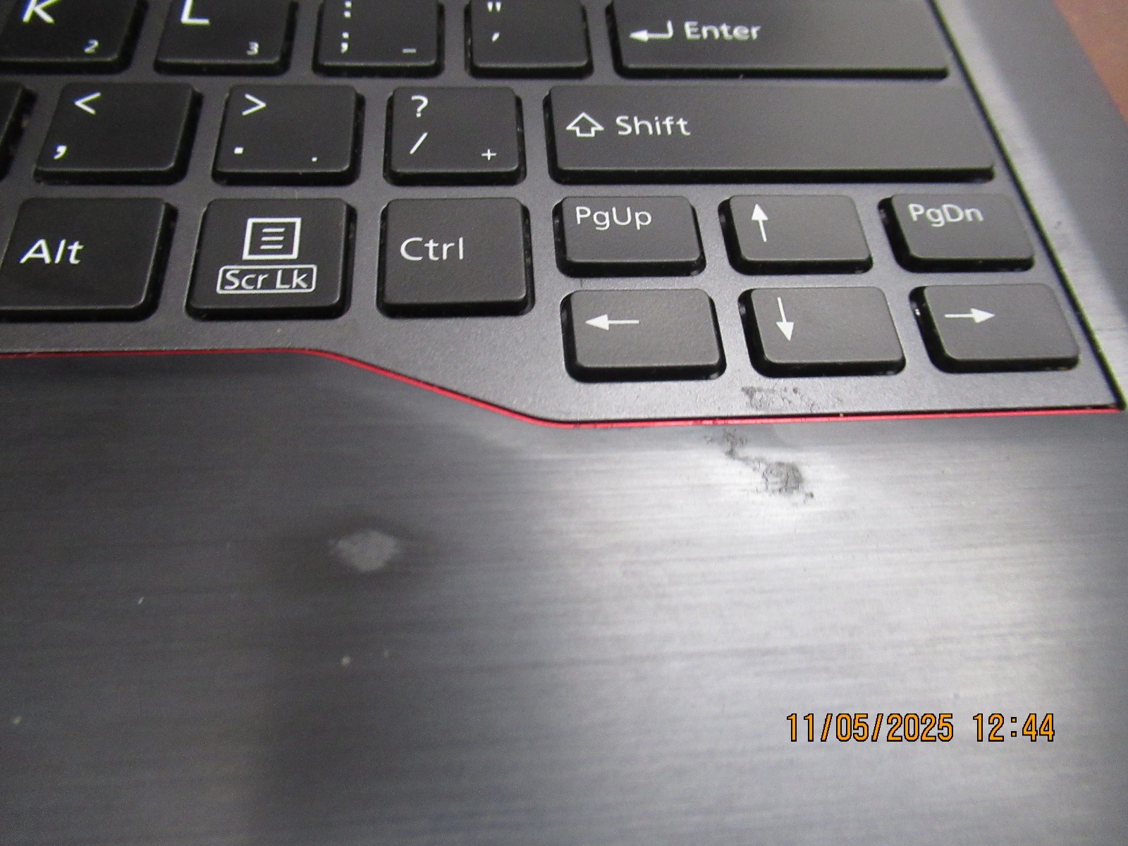 Fujitsu Lifebook U749 i7-8665U 1.90GHz Laptop [NO RAM/HDD/AC/OS] [BADBTRY]
