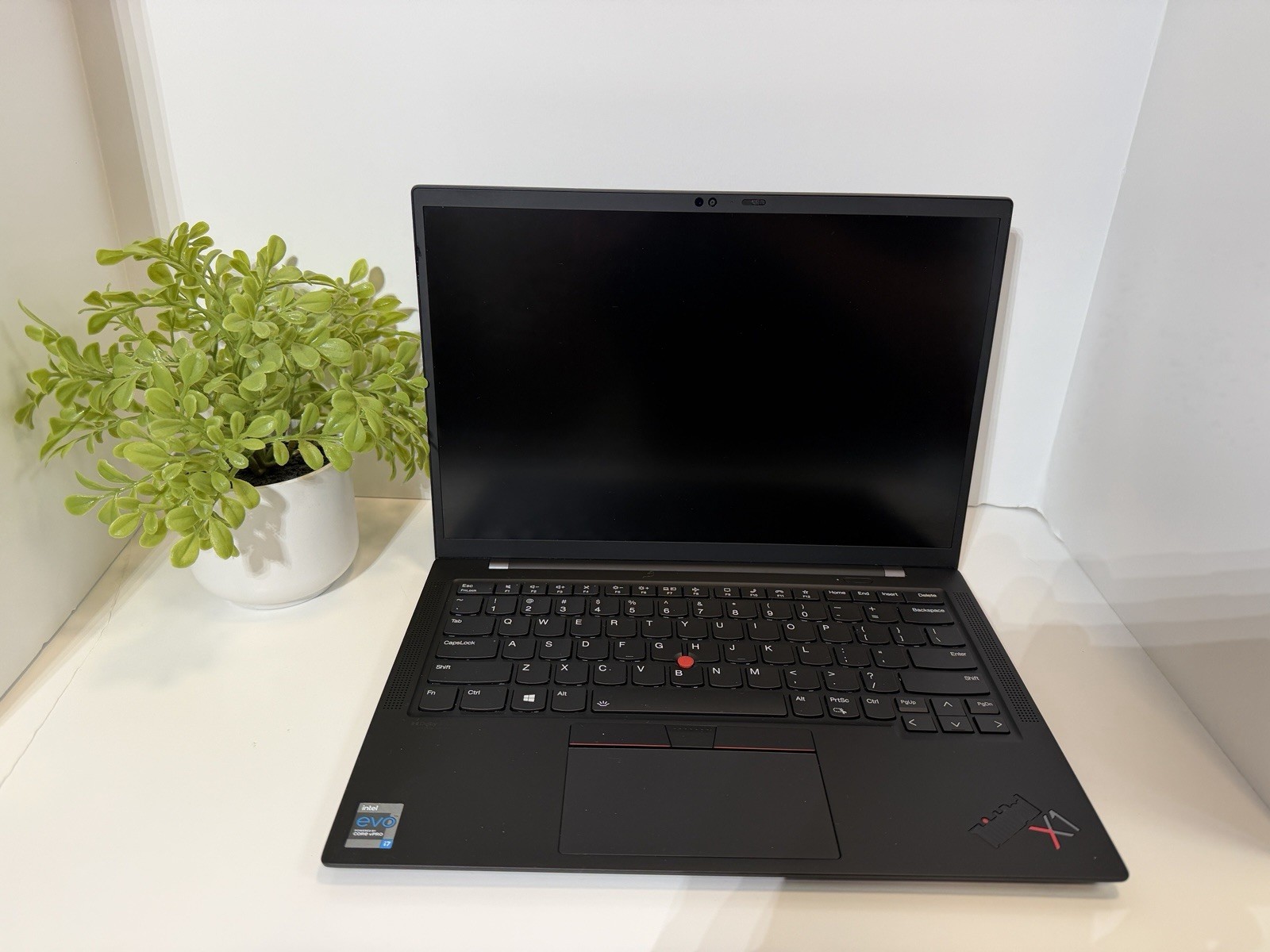 Lenovo ThinkPad X1 Carbon Gen 9: i7-1185G7 3.00GHz 16GB SSD 512GB Grade A