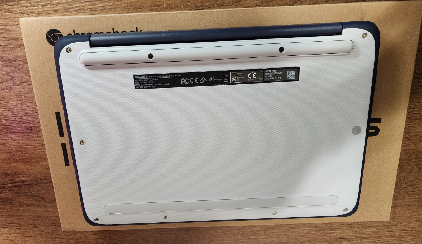 ASUS Chromebook C202SA-YS04 11.6″, Intel Celeron, 32GB eMMc, 4GB RAM, White/Blue