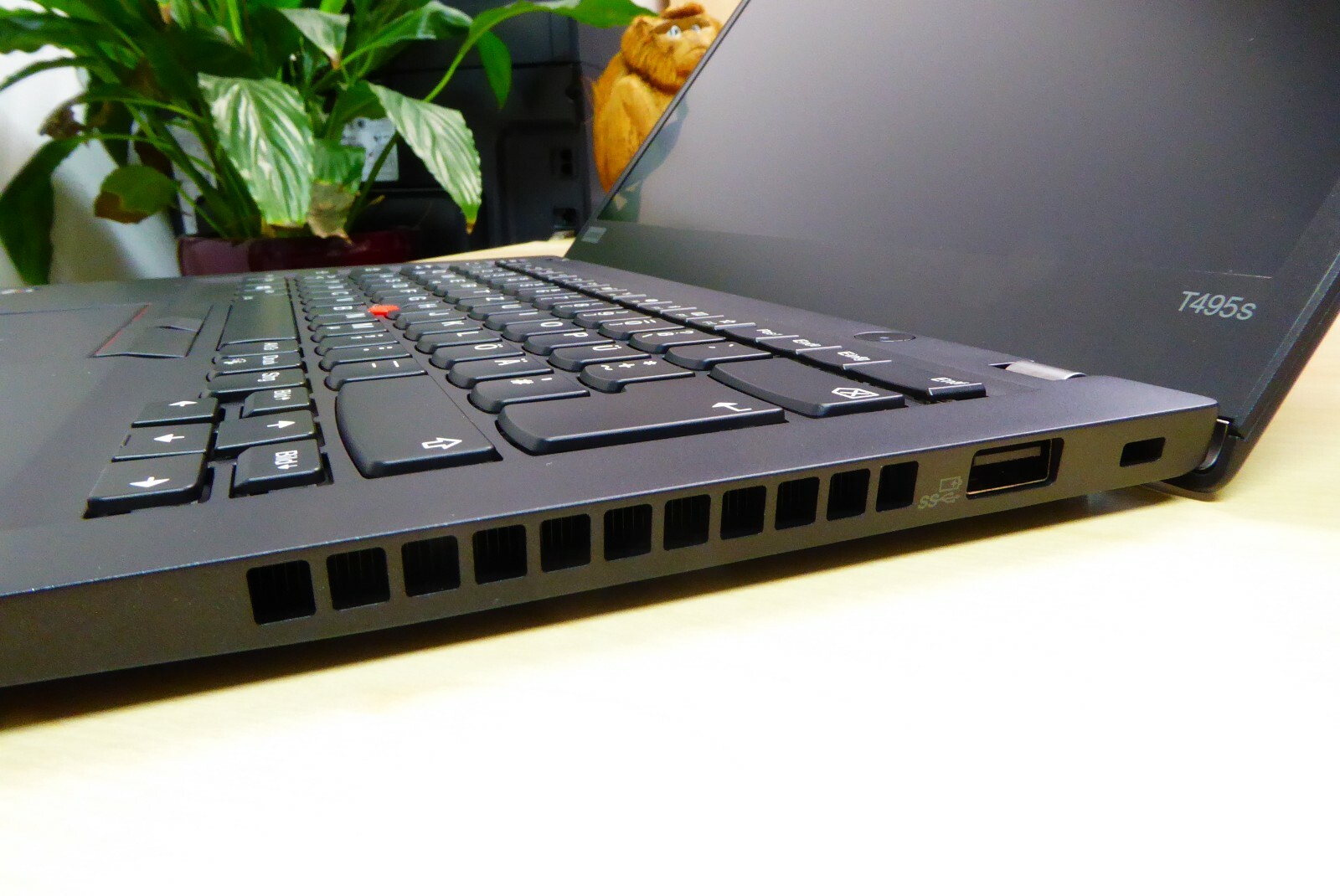 LENOVO THINKPAD T495s AMD RYZEN5 PRO 3500U FHD 1TB SSD CAPTAIN LAPTOP