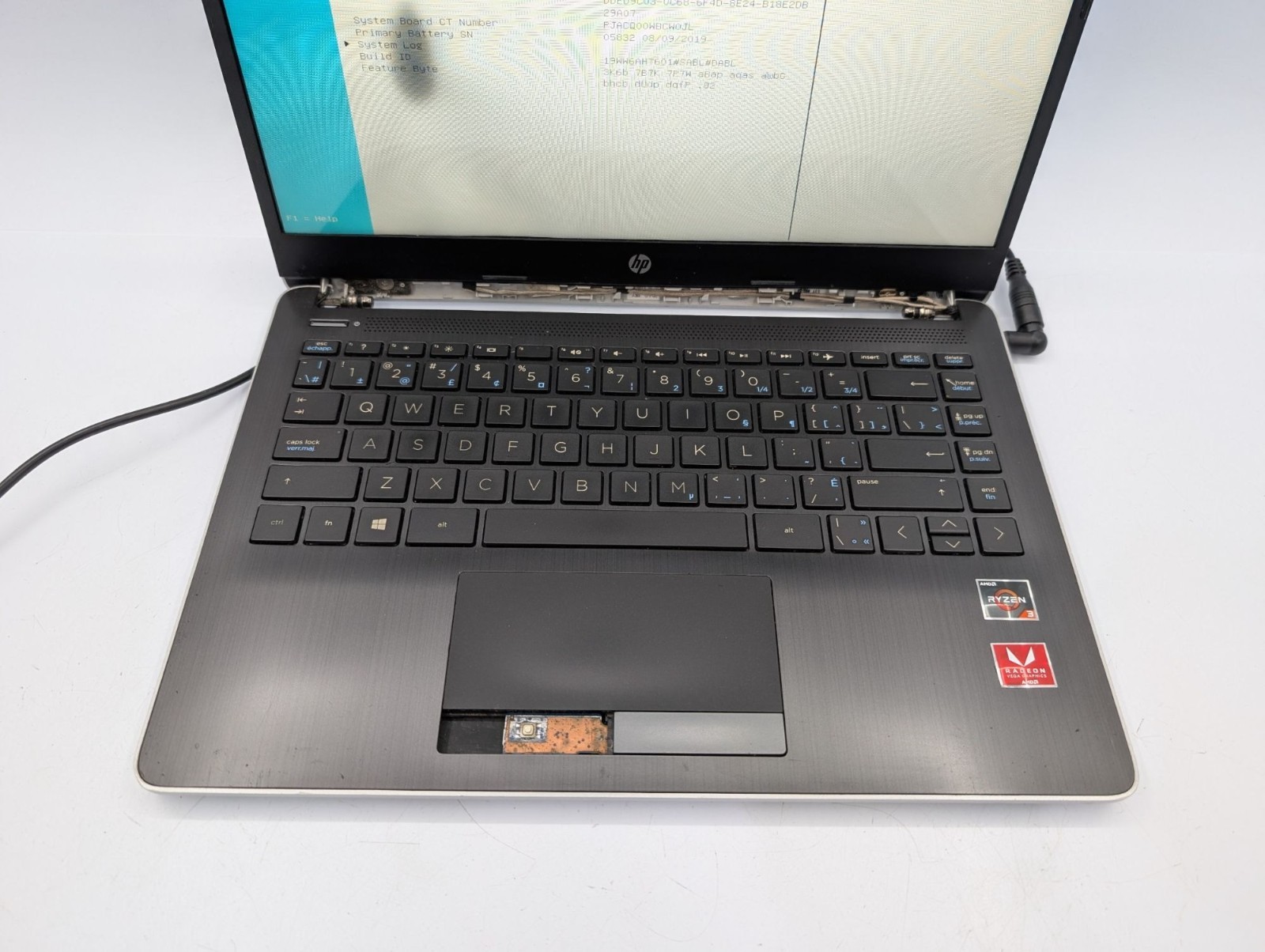 HP Laptop 14-DK0058CA 14″ Display AMD Ryzen 3 3200U 2.60GHz Processor Laptop
