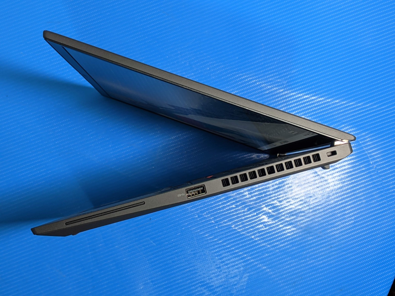 Lenovo ThinkPad T14s Gen 3 14″FHD+ i5-1245U 1.6GHz 8GB 256GB SSD W11P WTY-26 +PA