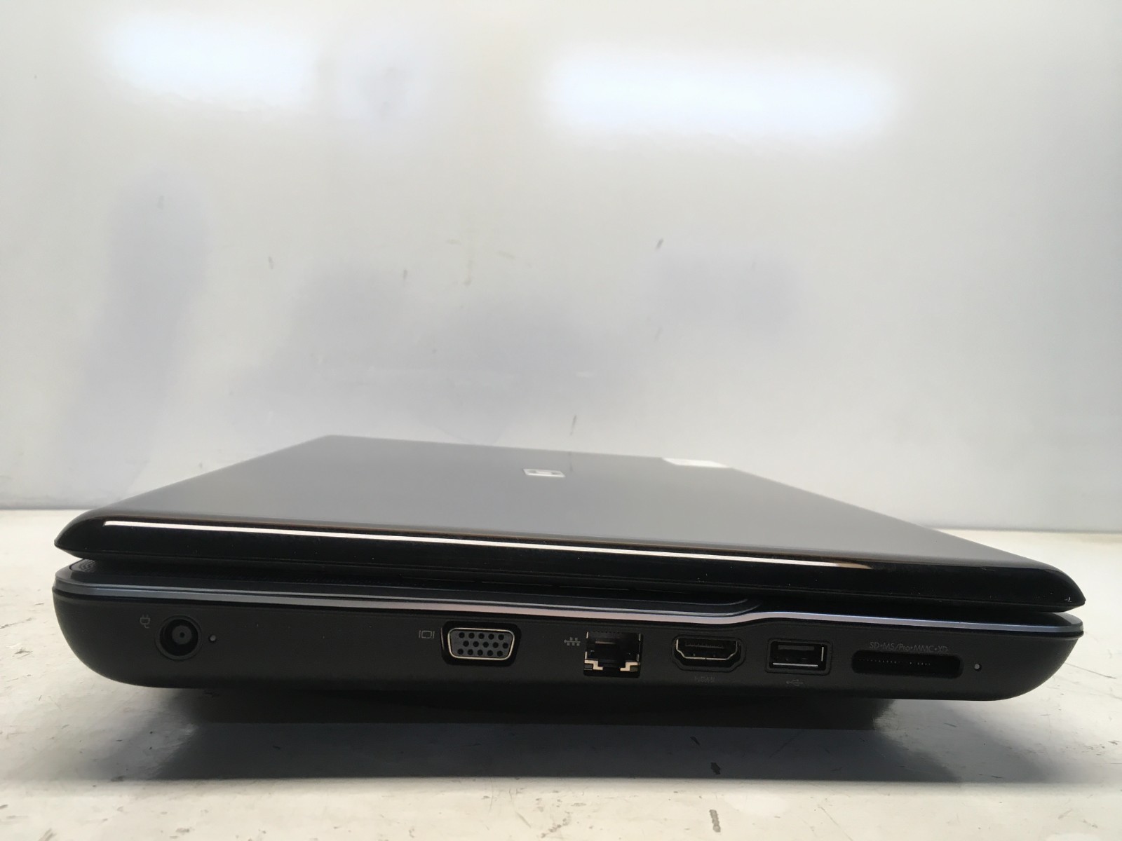 HP G60-243CL AMD Turion Dual-Core RM-72 2100MHz 3 GB NO HDD