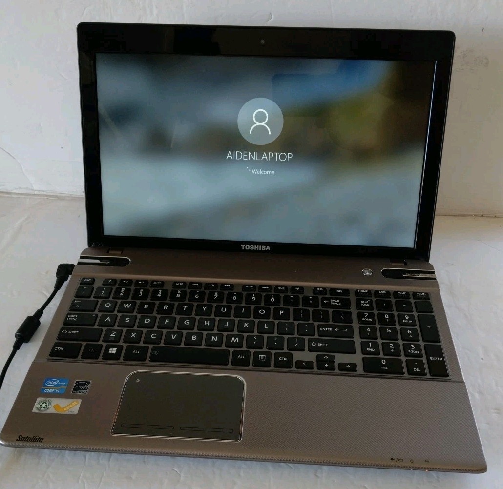 TOSHIBA SATELLITE P855-S5102 INTEL CORE i5-3230M 2.60 GHz 8GB 500GB WIN 10 PRO