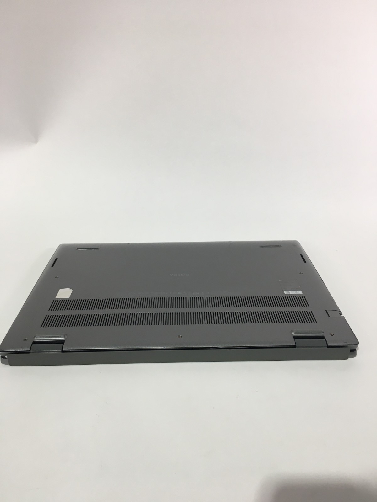 Dell Vostro 5620 i5-1240P 16GB RAM 256GB SSD Win 11 Pro 16″ Laptop