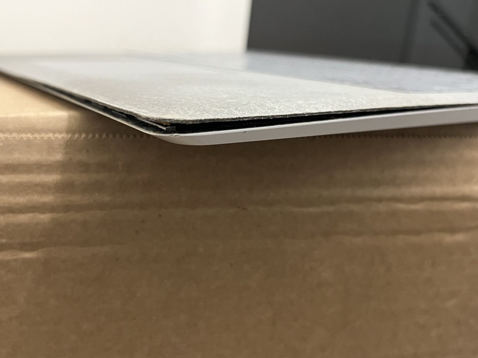 Microsoft Surface Laptop 2 (Intel Core i7-7660U, 16GB RAM, 512GB) Platinum – SEE