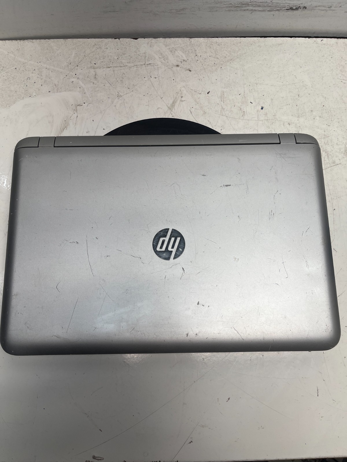 HP Pavilion 17-g133cl AMD A10 Extreme Radeon R8 200 MHz 4GB NO HDD