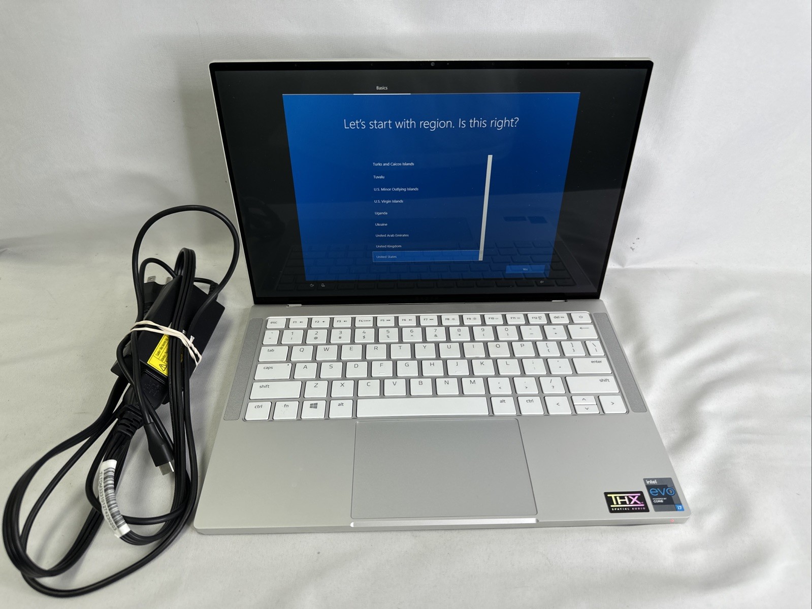 Razer Book 13 Touch Laptop i7-1165G7 16gb Ram 512gb SSD Chroma RGB