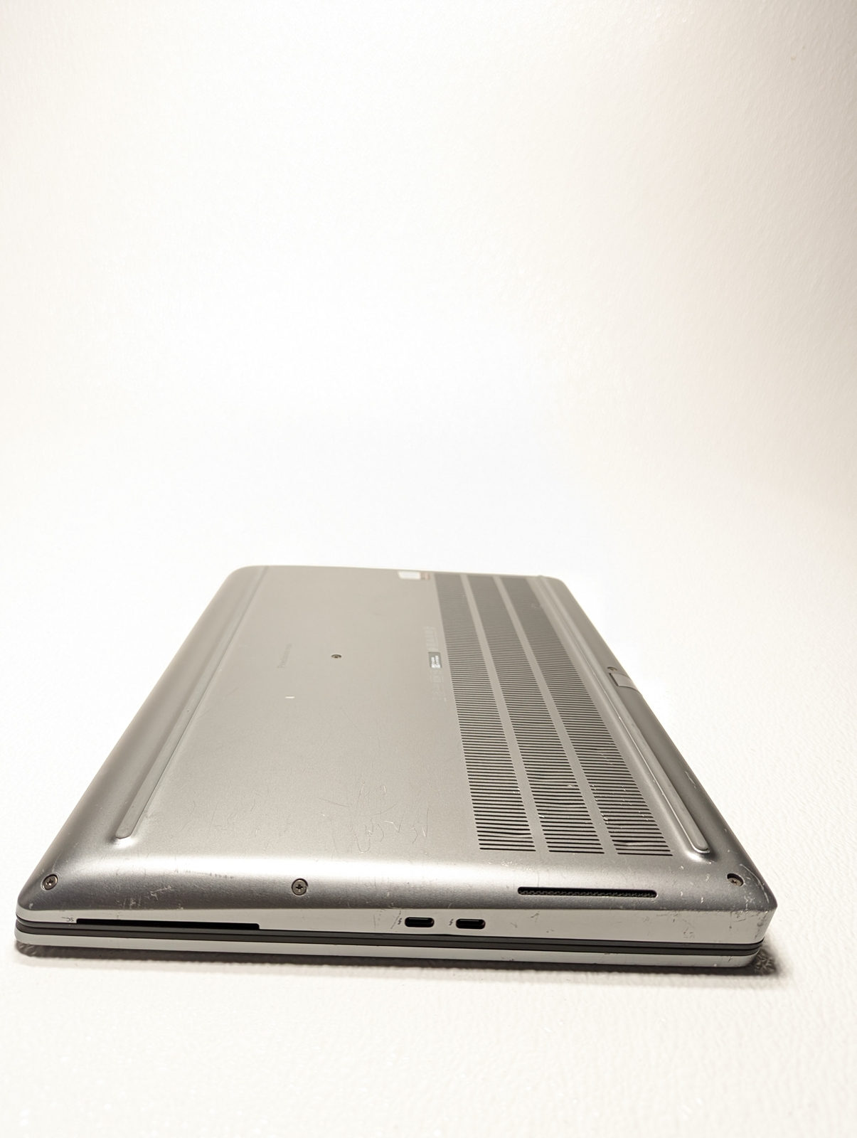 DELL PRECISION 7550 I7-10850H 2.7GHz 16GB RAM 256GB SSD GRADE D