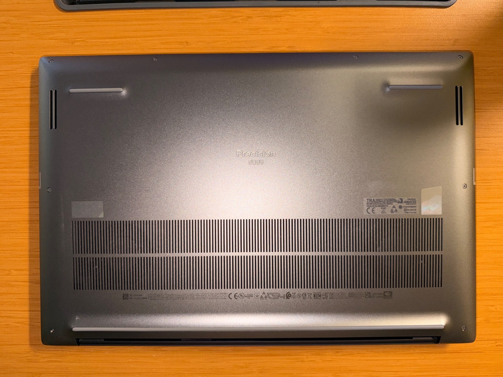 Dell Precision 5680 i7-13700H 16GB LPDDR5 1TB SSD 16″ FHD Win 11 PRO (9264)