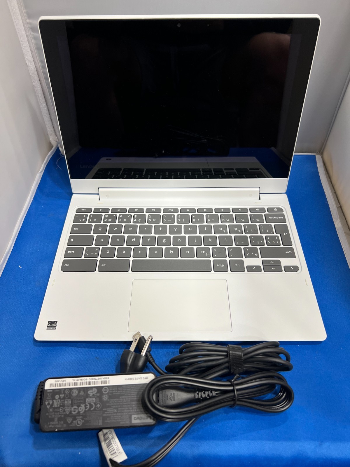 Lenovo Chromebook C330 11.6″ (64GB SSD, MediaTek MT8173C, 2.1 GHz, 4GB)