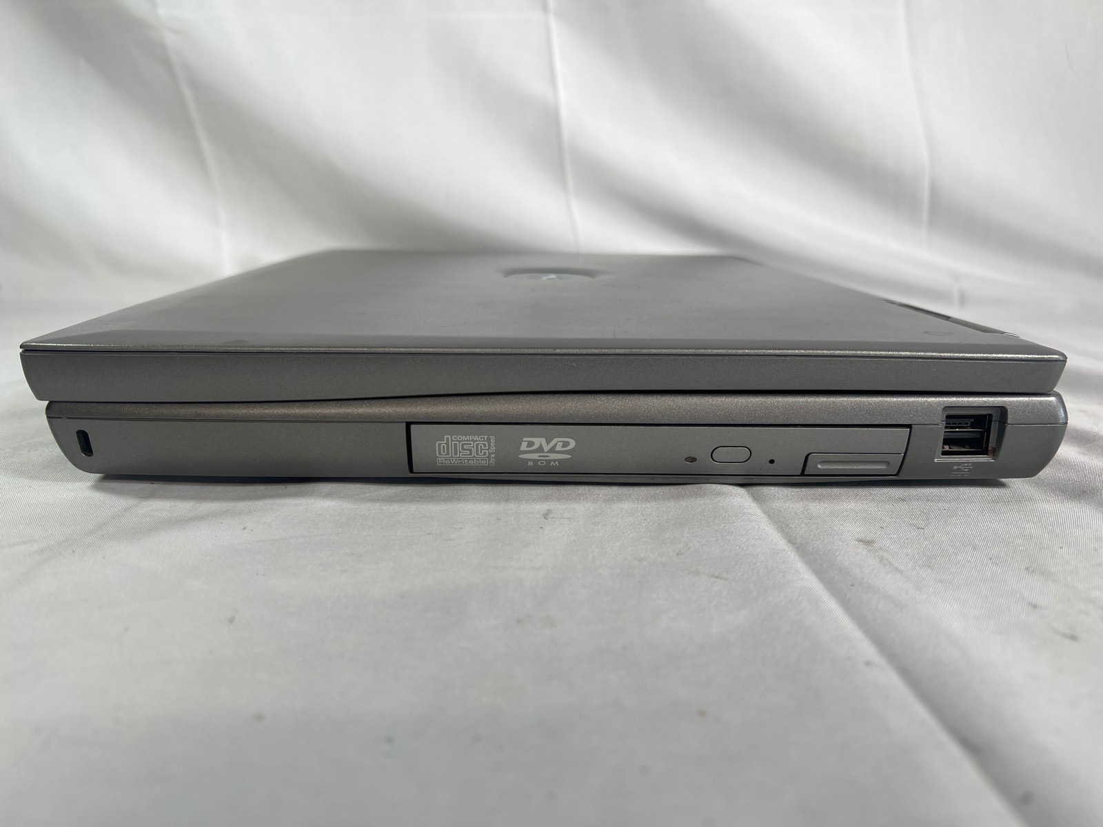Dell Latitude D800 WinXP Pentium M 1.70GHz 2 GB 40GB 15.4″ 1920×1200