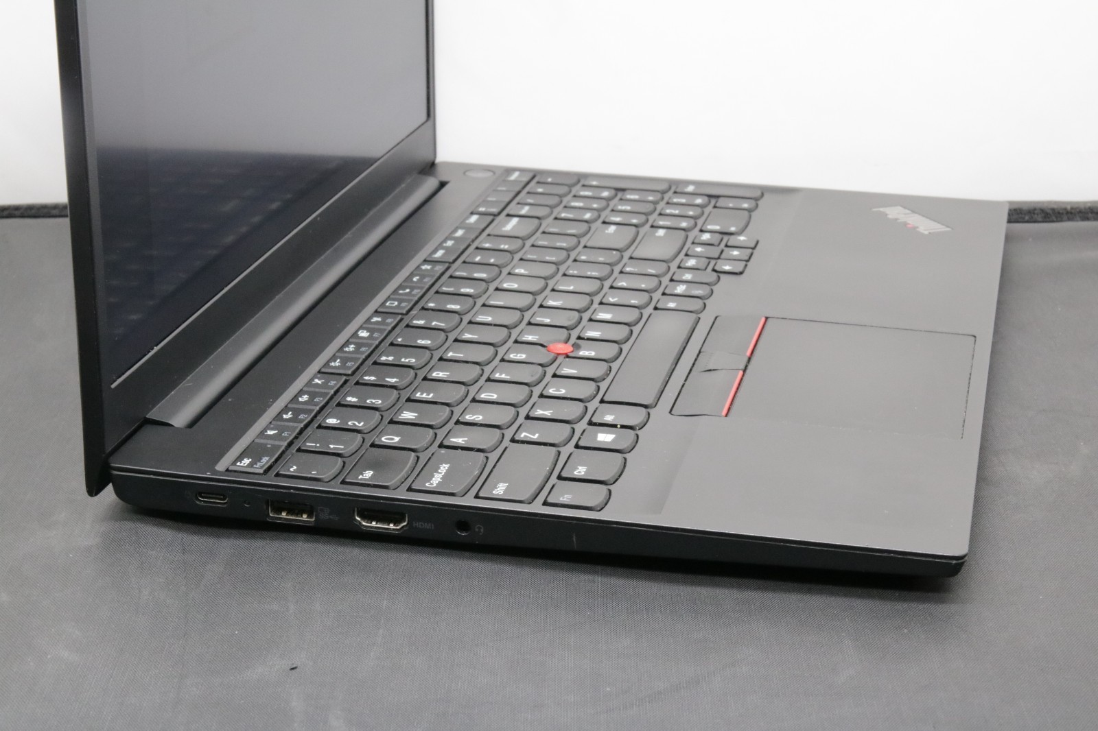 Lenovo ThinkPad E15 G3 – Ryzen 7 5700U – 8GB, 256GB, Windows 11, 15.6″ +Adapter