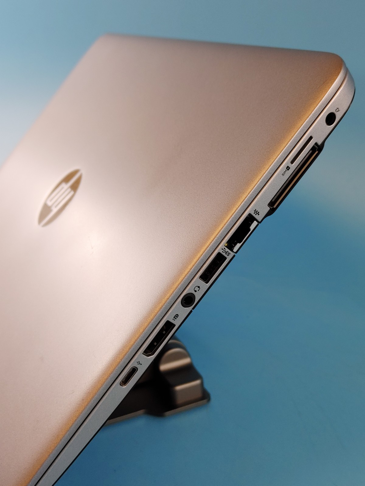 HP EliteBook 840 G4 2ST93US 14 i5-7300U 2.6 16GB 256GB SSD WINDOWS 10 PRO