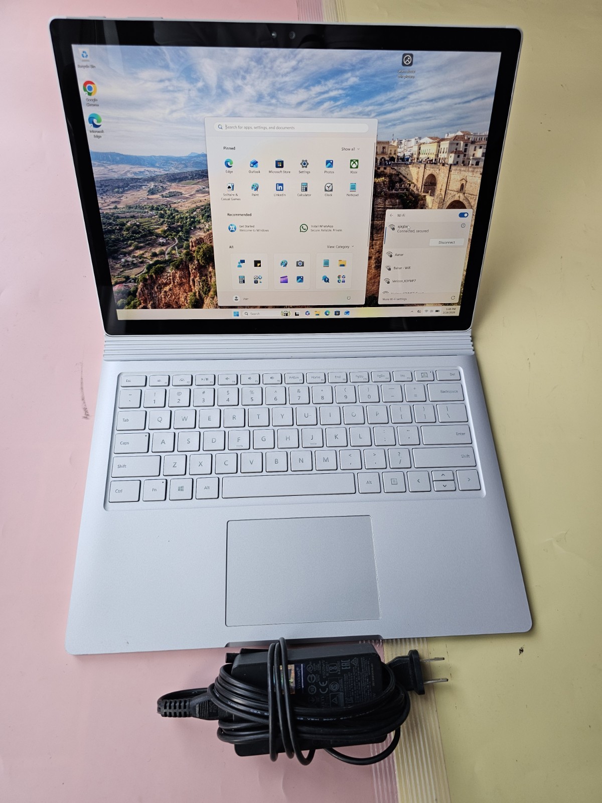Microsoft Surface 1703 Core i7-6600U 16GB RAM 512GB SSD NVIDIA BACKLIT 3000×2000
