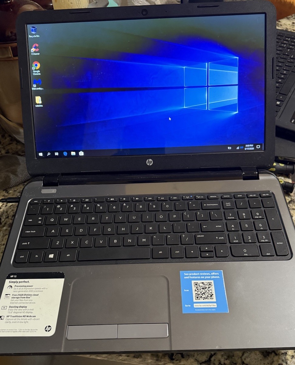 HP 15 Laptop 15-g019wm 4GB ram 128 GB SSD window home edition installed