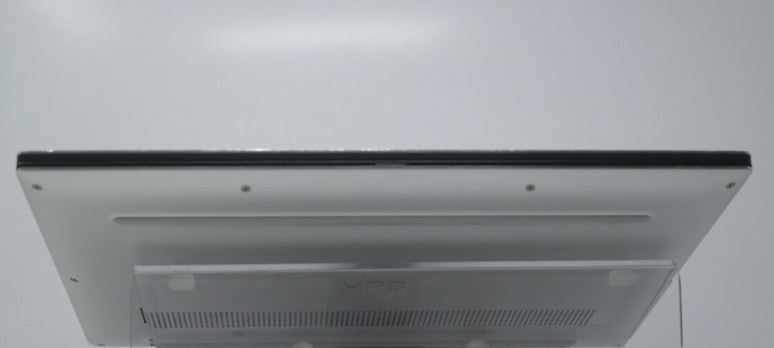 Dell XPS 13 9370 i7 8550U @ 1.80 GHz 256 GB 8 GB FHD Windows 11 Home
