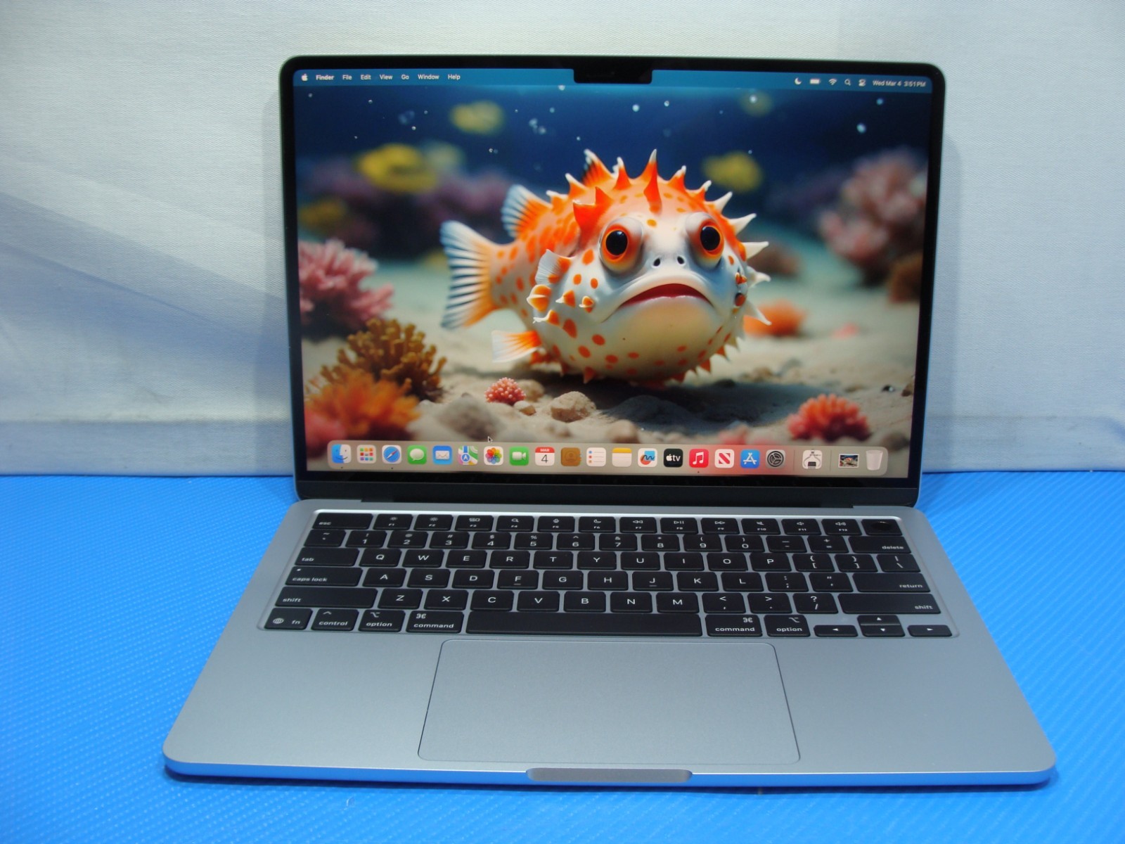 2025 Apple MacBook Air A3240 13.6″ M4 10CPU/8GPU 16GB 256GB Sequoia AppleCare27!