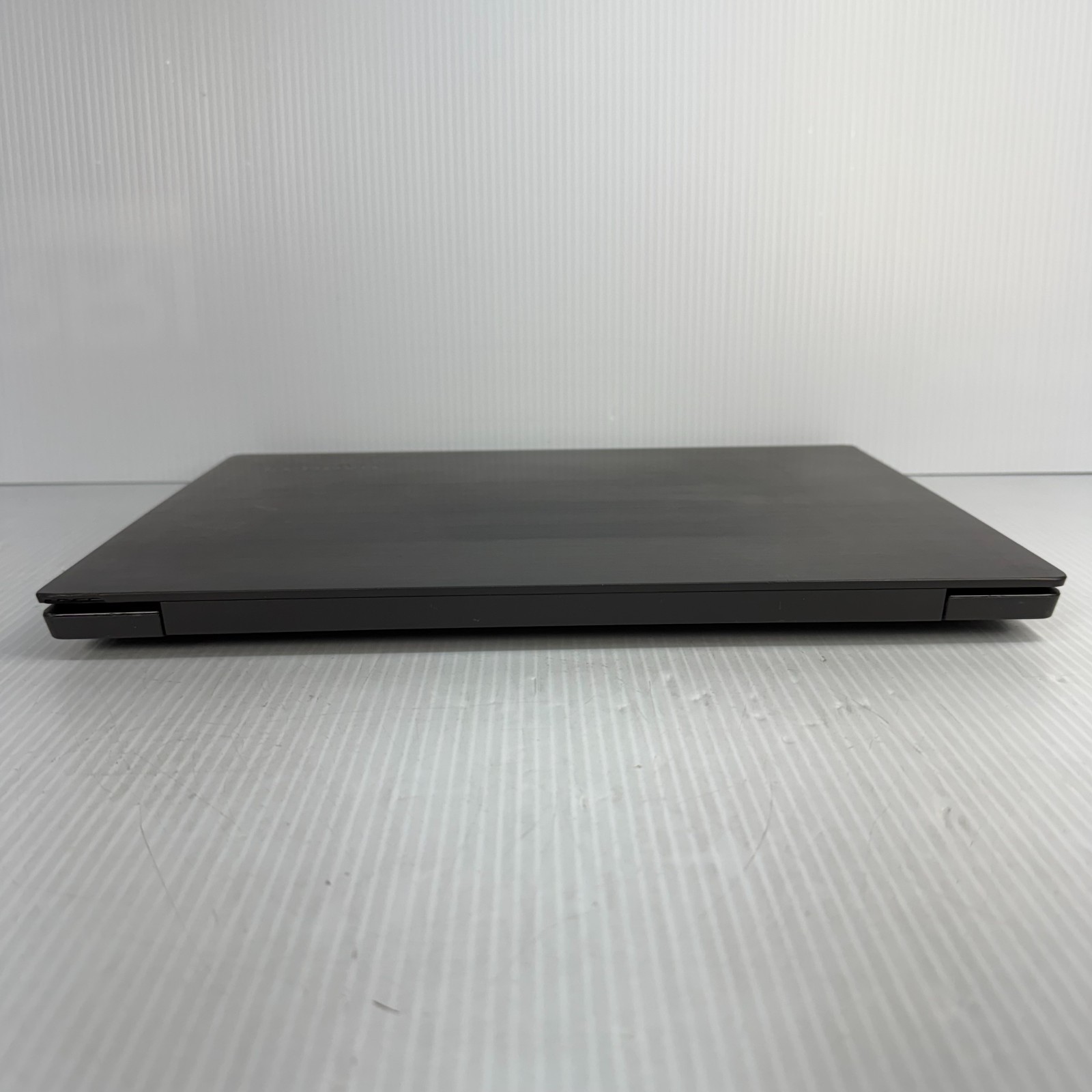 Lenovo V330-14ARR 5 2500U 14″ Windows 11 Laptop 128GB SSD 20GB **WEAR**