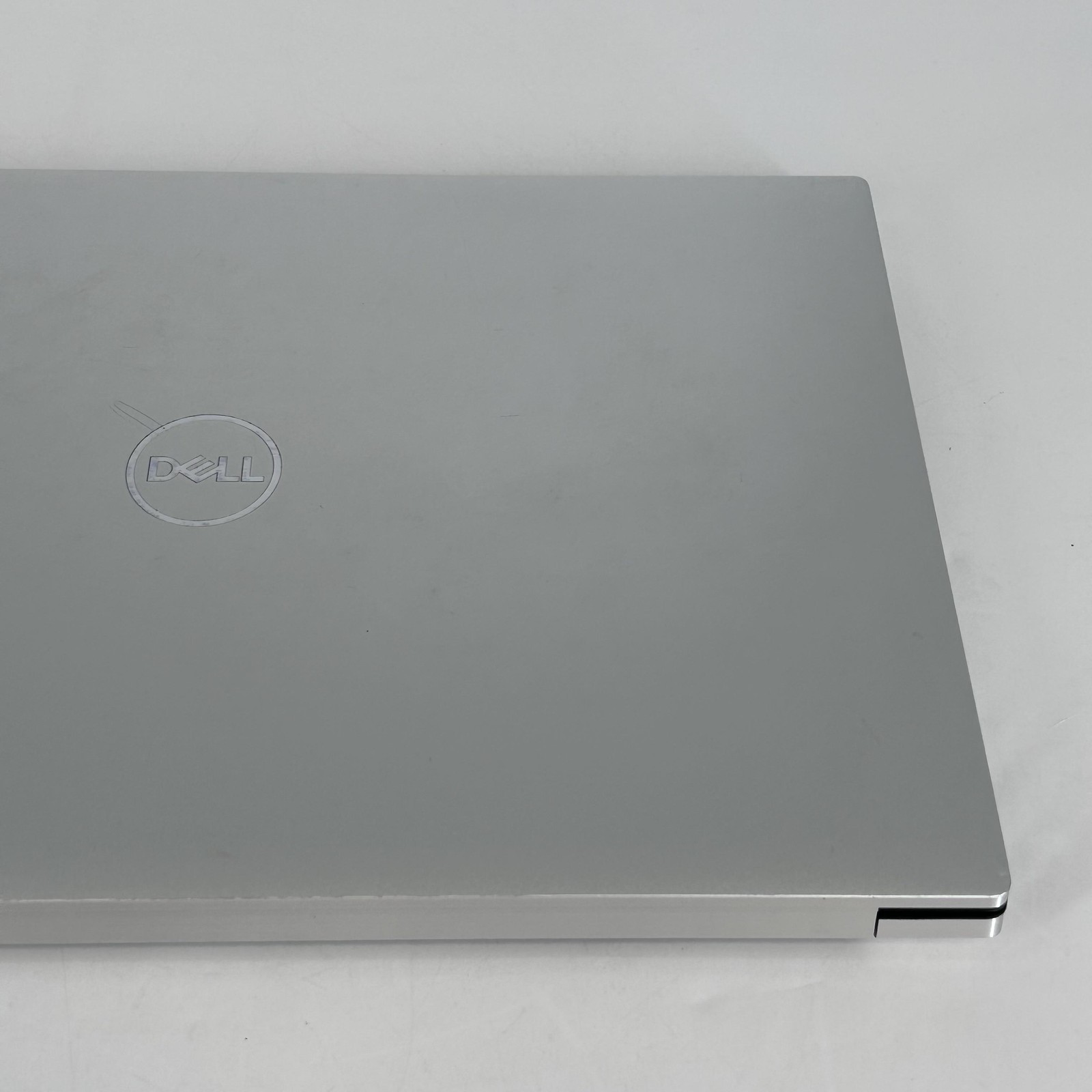 Dell XPS 15 9520 Silver FHD+ 2.3 GHz i7-12700H 32GB 1TB SSD NVIDIA RTX 3050 Good