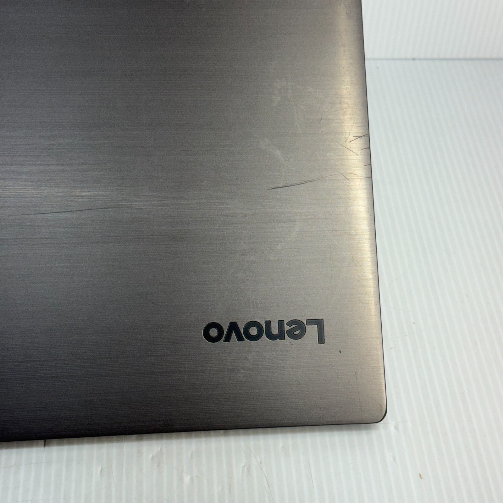 Lenovo V330-14ARR 5 2500U 14″ Windows 11 Laptop 128GB SSD 20GB **WEAR**