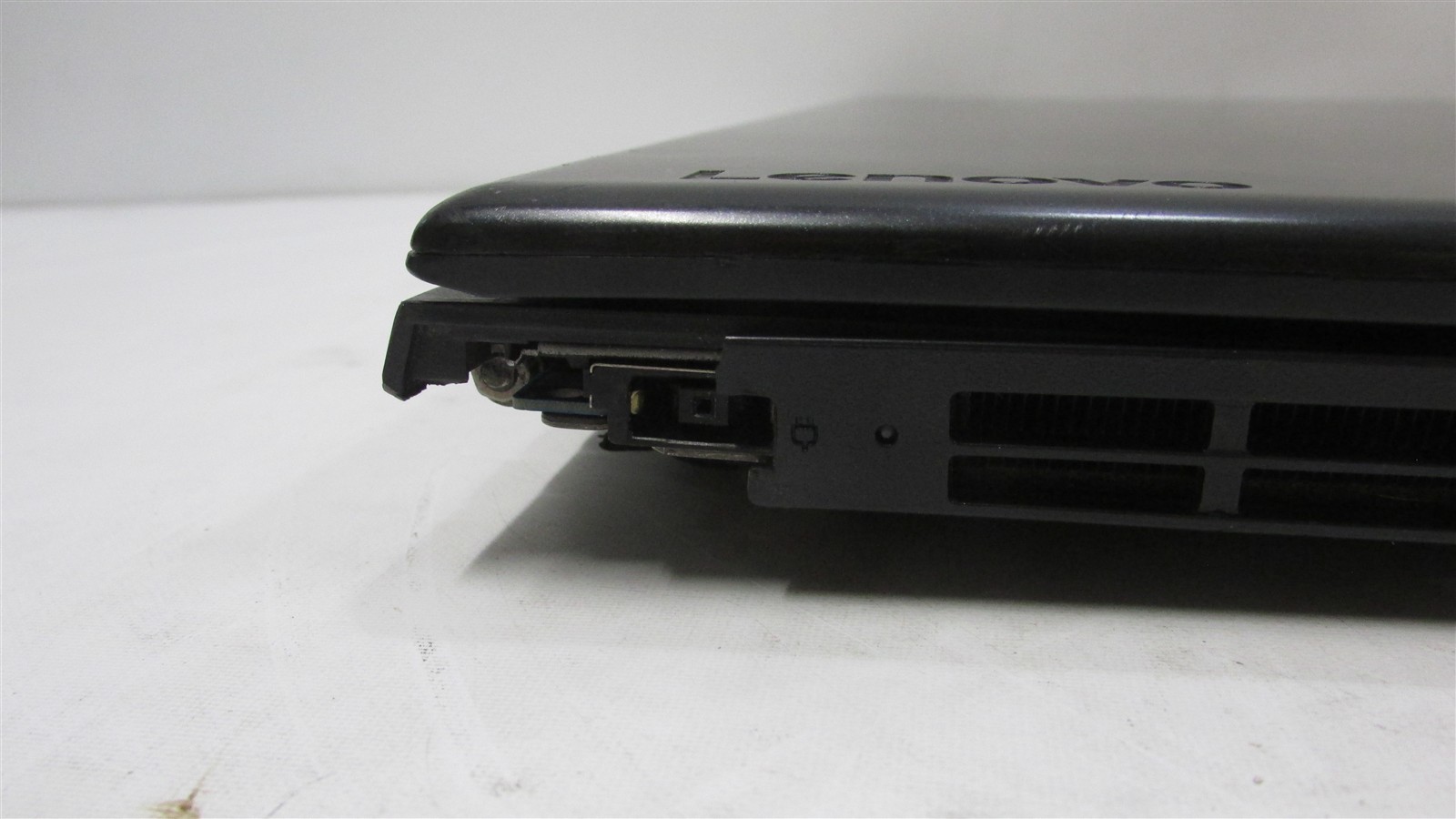 Lenovo Thinkpad E570 i7-7500U 2.7GHz 8GB RAM 128GB m.2 15.6″ Windows 10 Pro DMG