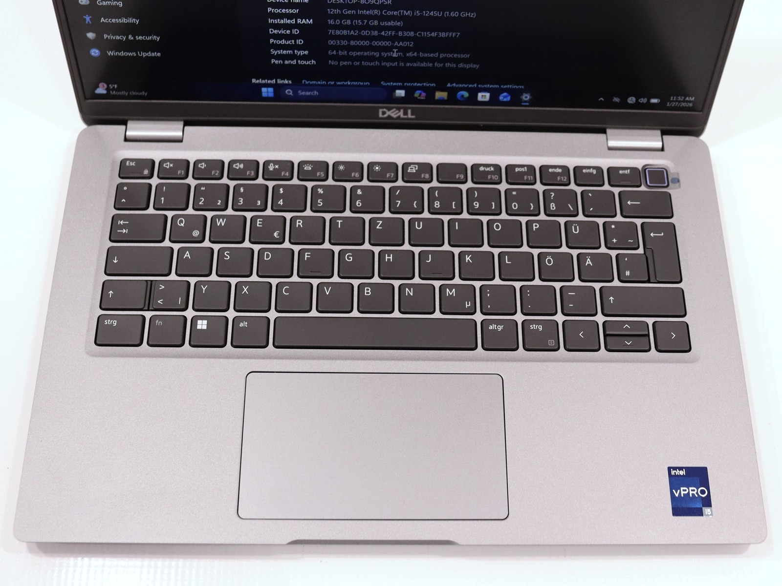 Dell Latitude 5430 14.0″ Intel i5-1245U 16GB 256GB NVMe W11P – German Keyboard