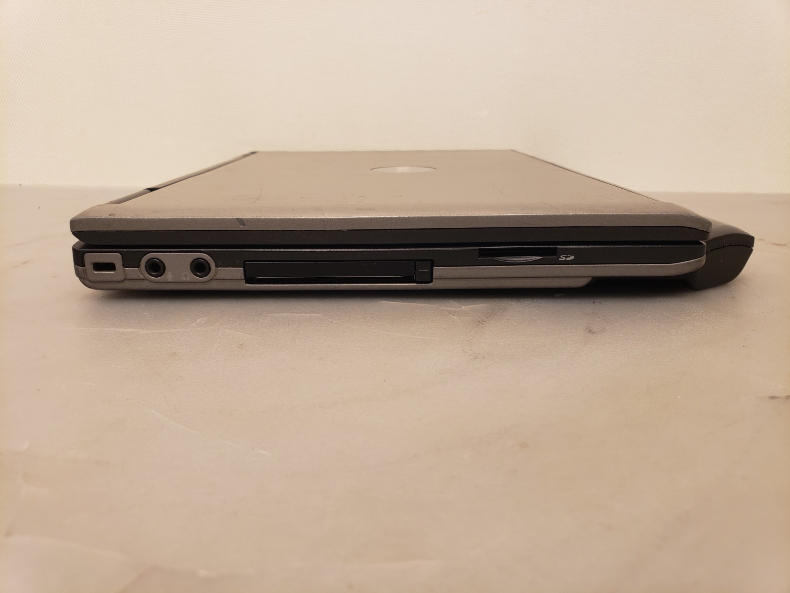 Vintage Dell Latitude D430 Laptop C2D 1.2GHz. 1.5GB 80GB 12″ 1280×800 WinXP