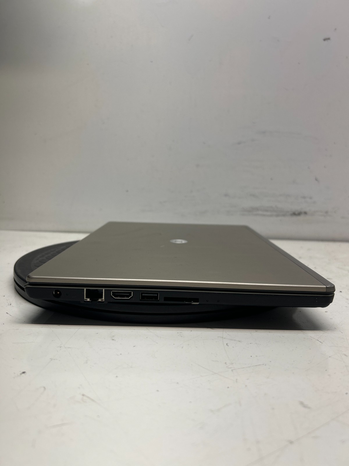 HP Folio 13-1029wm Intel i3-2367M 1.40GHz NO RAM NO HDD NO BAT – FOR PARTS