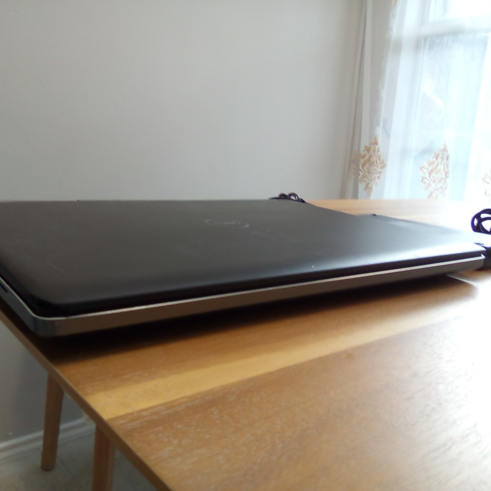 Dell Precision 7710 P28E [Intel i5] [8GB DDR4] [1080p] [256GB SSD] [AMD R9 M75X]