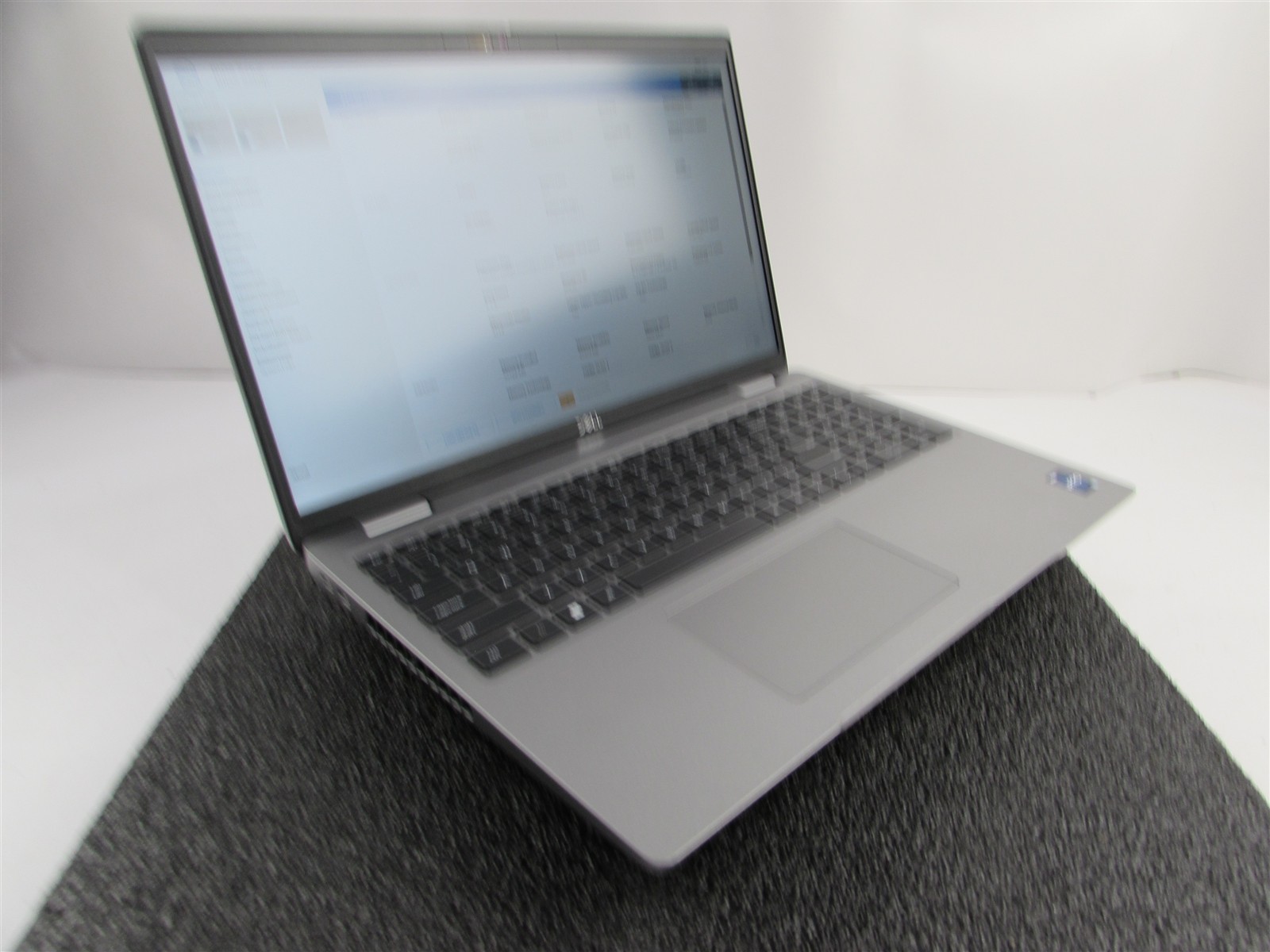 DELL LATITUDE 5540 1920X1080 FHD CORE I7-1370P 14 CORE 1TB SSD 32GB RAM WIN 11