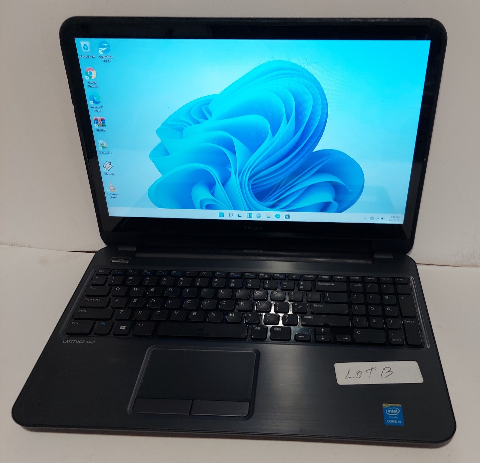 DELL LATITUDE 3540 i5 1TB 16 RAM GOOD CONDITION