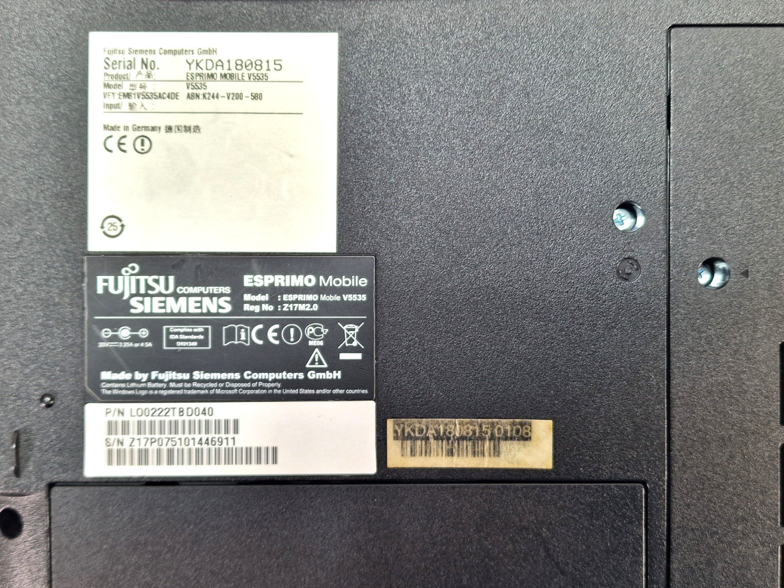 Fujitsu Siemens Esprimo Mobile V5535 Laptop T2370 Windows XP 2GB 80GB 15.4″ VGA