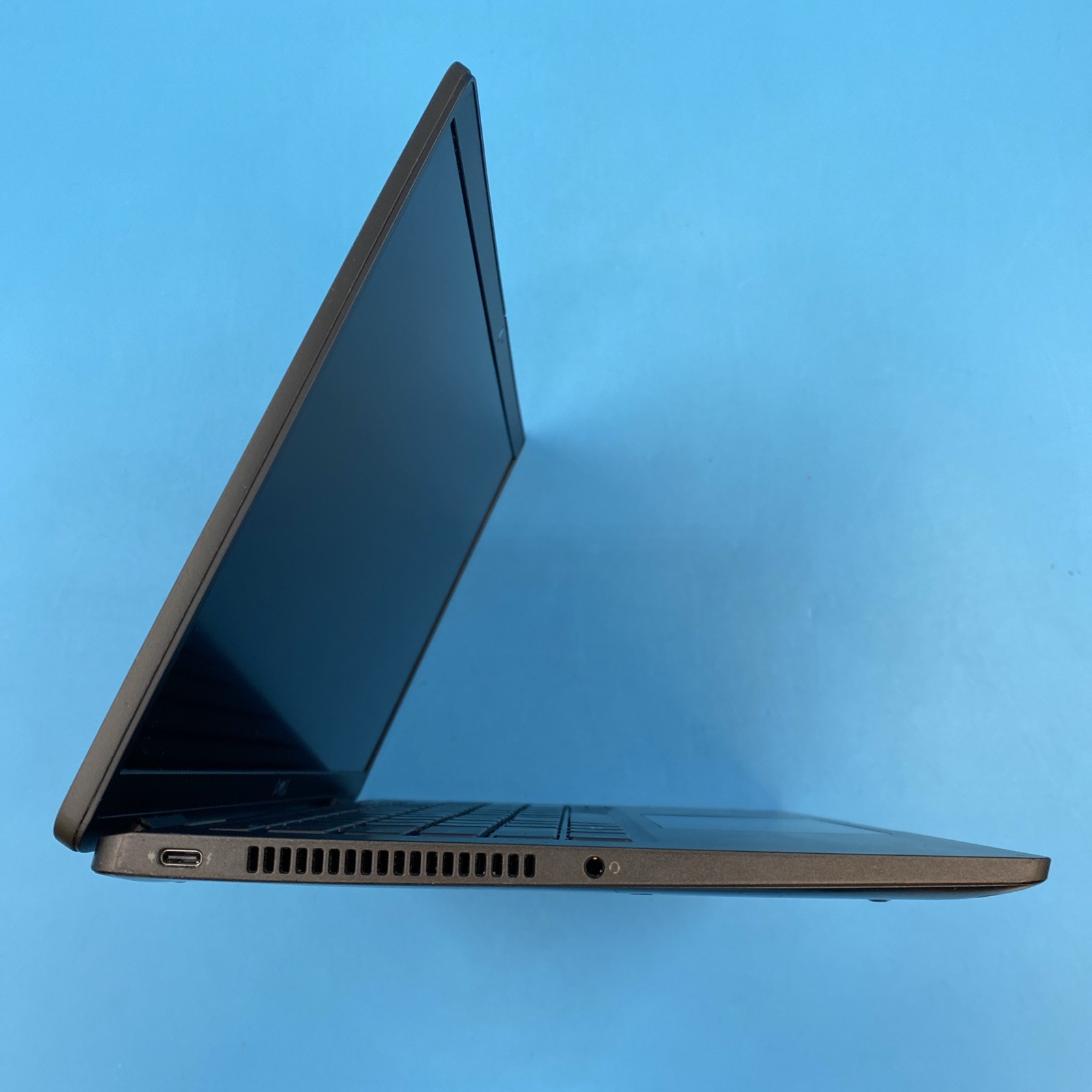 Dell Latitude 7420 | i5-1145G7 | 8GB RAM | 256GB SSD | WIN 11 PRO | 76% BATT