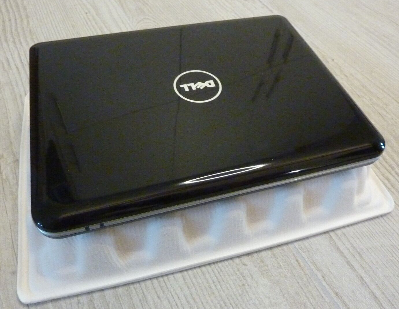 Dell Inspiron 910 9″ Laptop NEW, Black, with Power Supply (NEW)