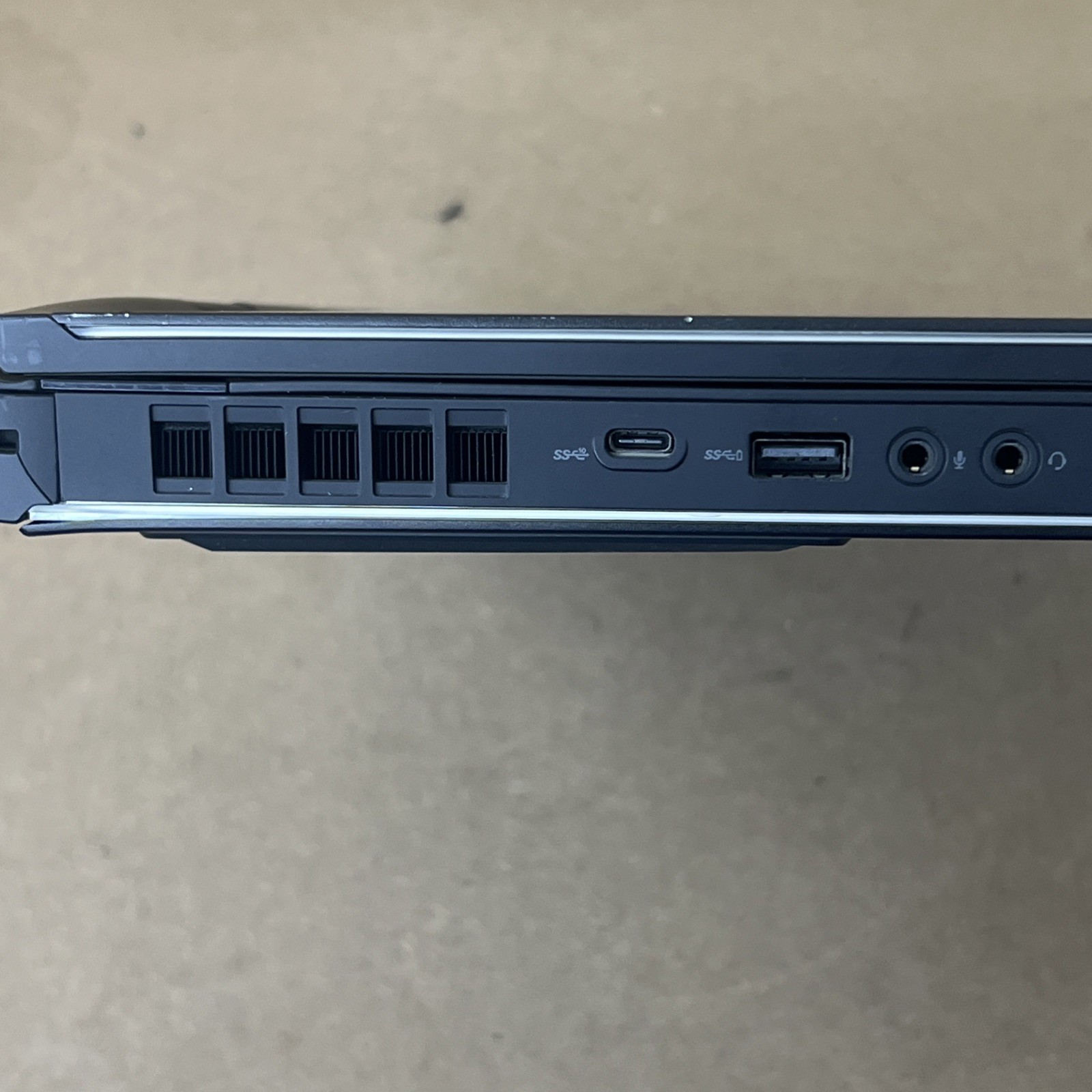 Alienware 17 R5 Gaming i7-8750H 16GB Ram 1TB SSD GTX 1070- Fair *76% Batt, Read*