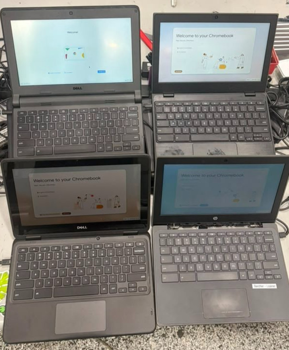 LOT of 4 Chromebook 4GB Ram 16GB SSD 11.6 inch MIX- Dell/Lenovo/Hp/Acer.. READ
