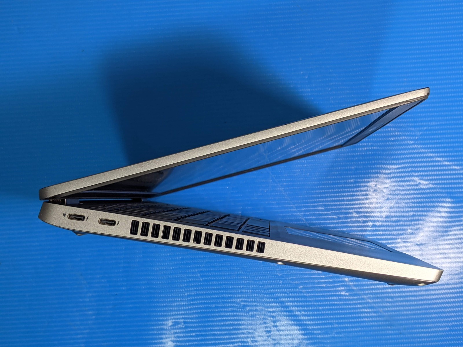 Dell Latitude 5430 14″FHD i7-12th 1.8GHz 8GB 512GB SSD W11P ExcellentBattery +PA