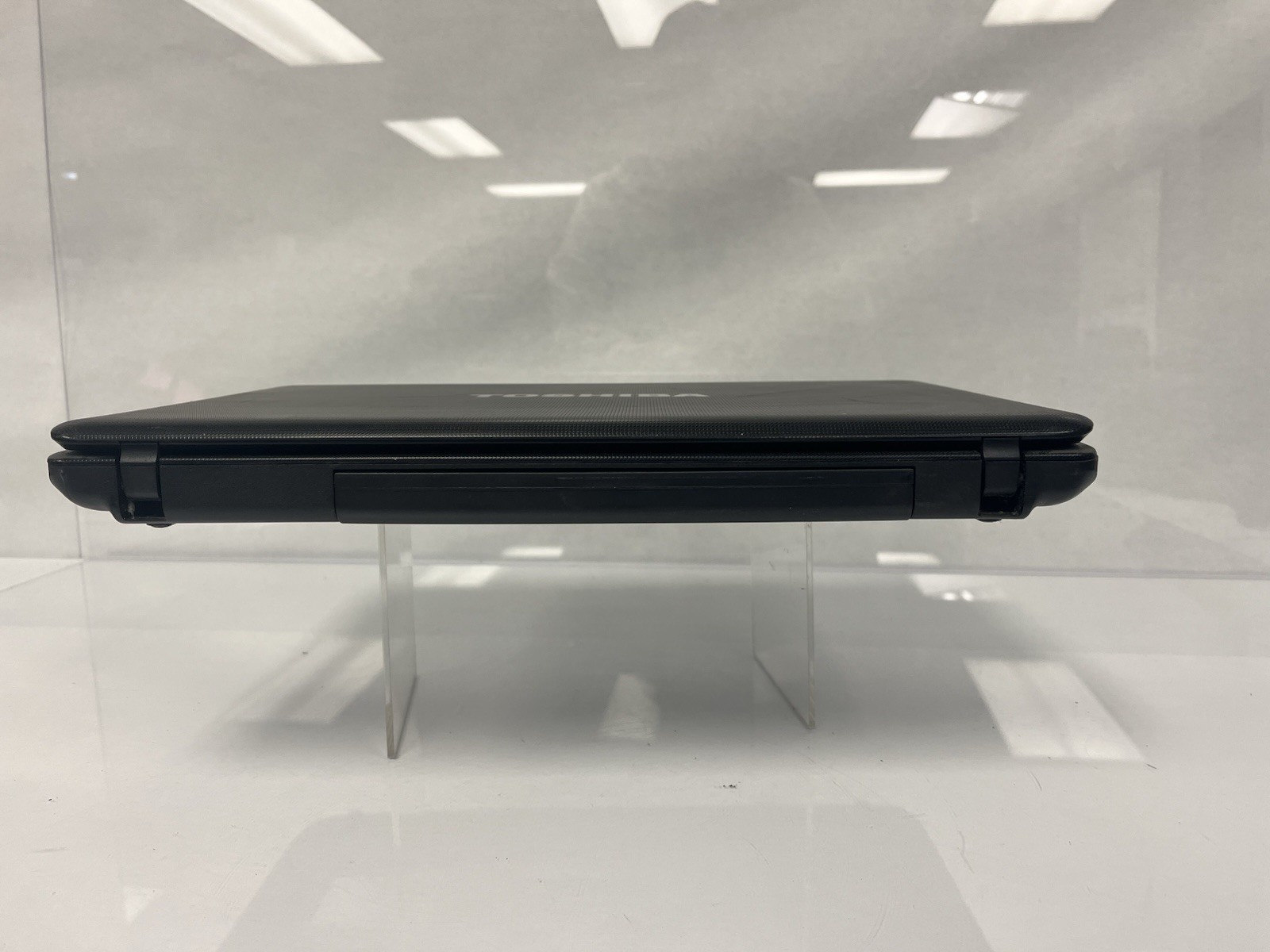 Toshiba C655D-S5088 AMD Athlon II P340 Dual Core 2.20GHz 4GB RAM 500GB HDD