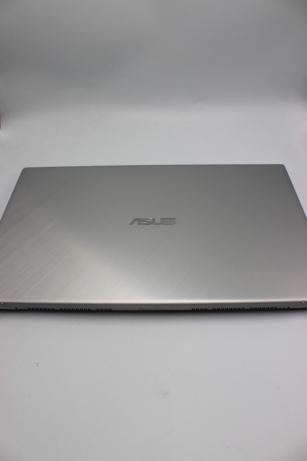 Asus Vivobook 17 S712J Core i5-1035G1 1.0GHz 8GB RAM 128 Gb SSD & 1 TB HDD