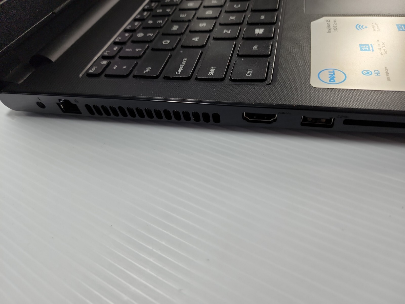 DELL Inspiron 3558 15.6″ HD Intel i3-5015U 2.1GHz 1TB HDD 6GB RAM DVD PARTS