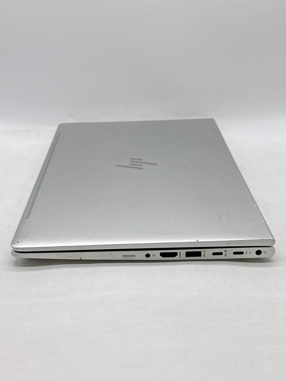 HP EliteBook 640 G10 14.0″ Touch Core i5-1335U 256GB SSD 8GB RAM – Screen Marks