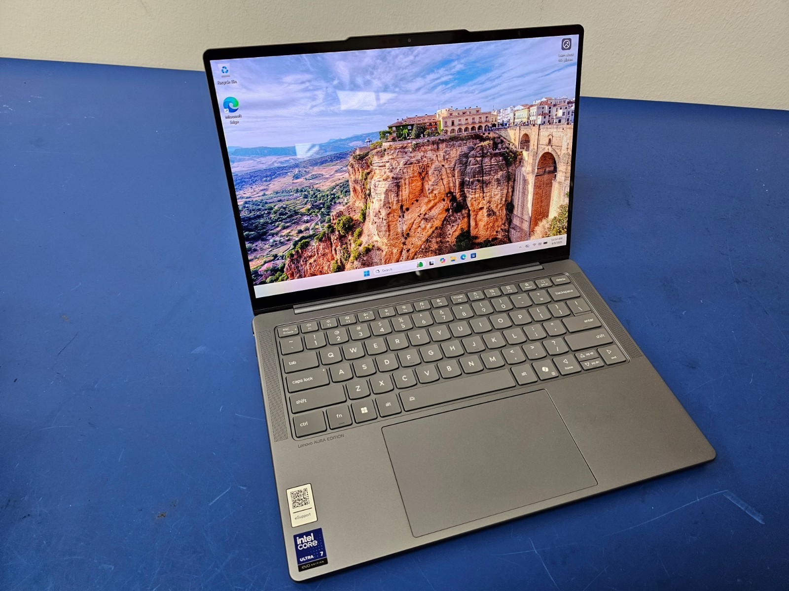 Lenovo Slim 7 14ILL10, Intel Core Ultra 7 258V, 2.20 GHz, 32 GB RAM, 1 TB NVMe